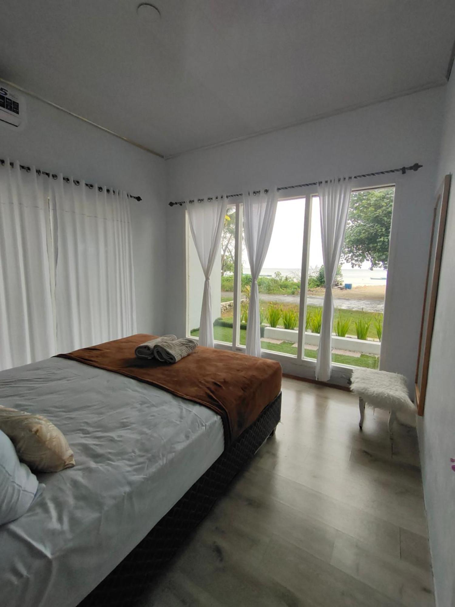 Stella Villa Ngurbloat Exteriör bild