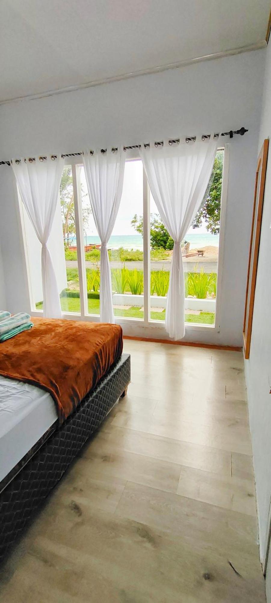 Stella Villa Ngurbloat Exteriör bild